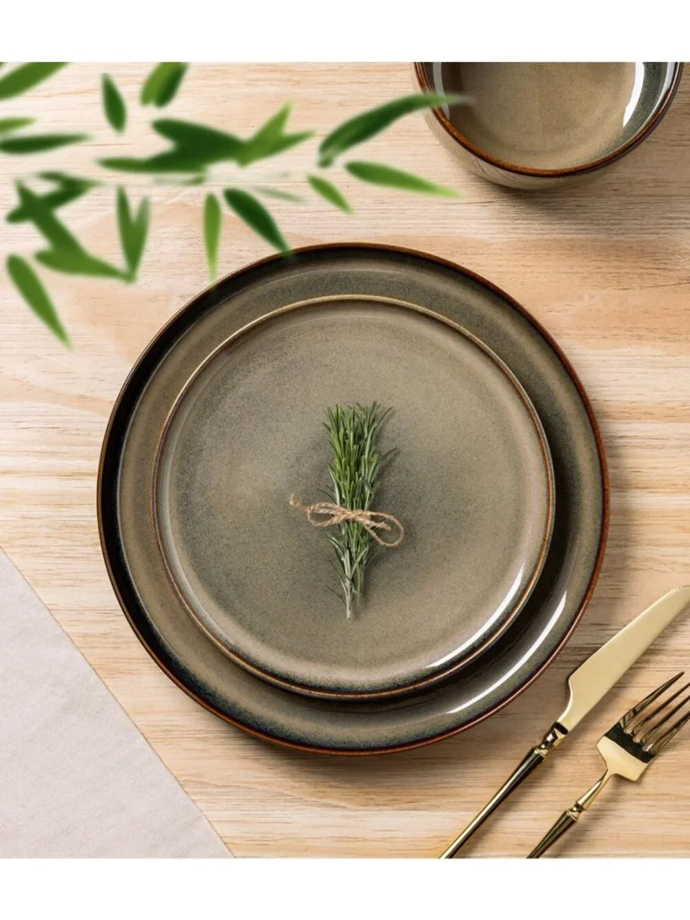 Stylish 12-Piece Ceramic Dinnerware Set for 4 - Plates & Bowls, Modern Design